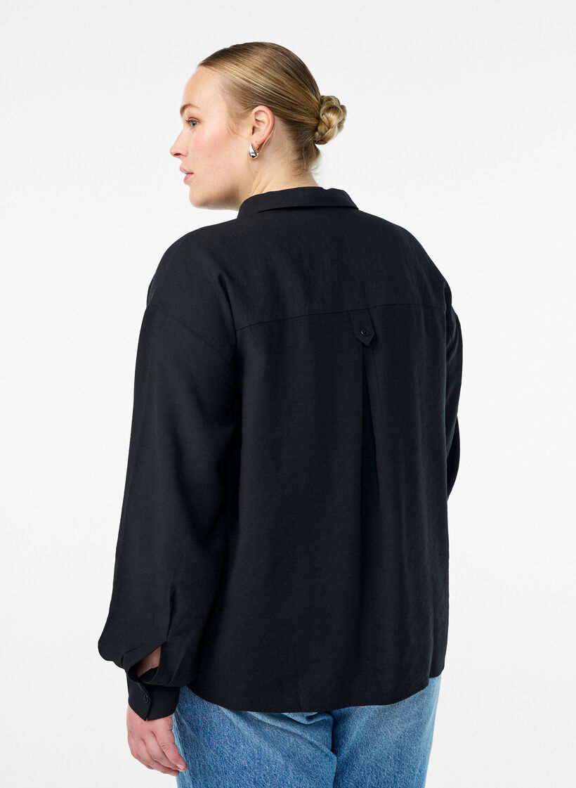 Skjortebluse med knappedetalj bak, Svart, Model image number 2