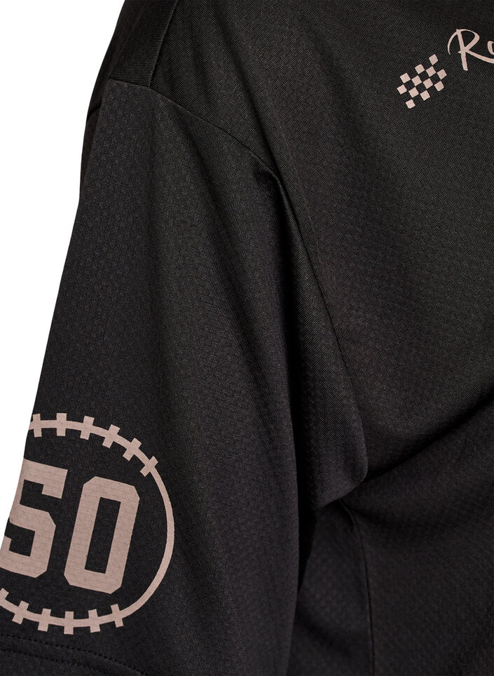 Sporty T-skjorte med V-hals og racermotiv, Svart, Packshot image number 3