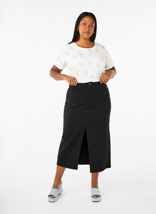 Zizzi T-skjorte i økologisk bomull med blomstertrykk, Bright W. AOP, Model image number 2