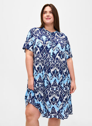 Kortermet kjole med trykk, laget av viskose, Blue Ethnic AOP, Model image number 0