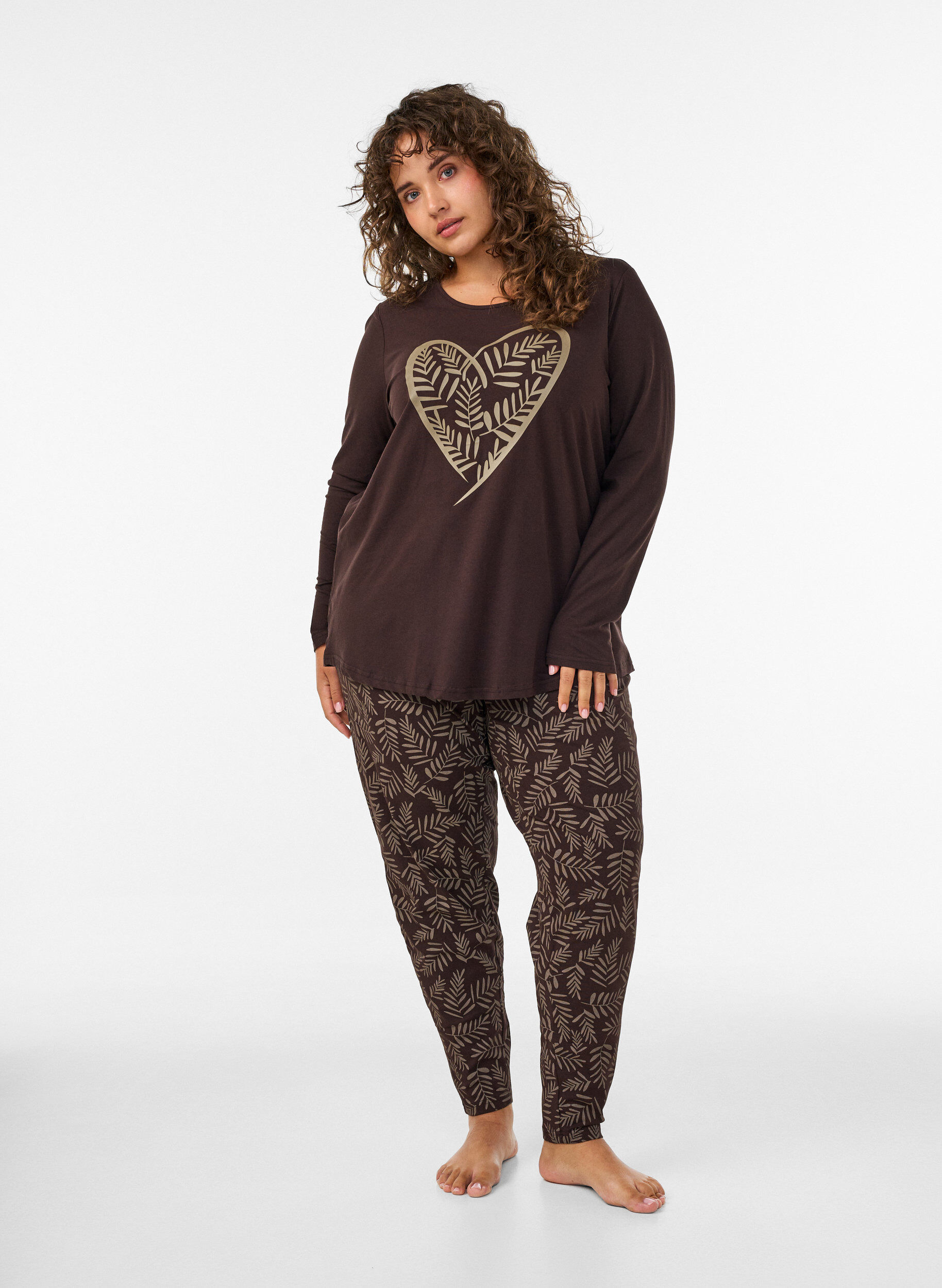 ZizziBomulls-pyjamatopp med hjertetrykk, Brun, Model image number 1