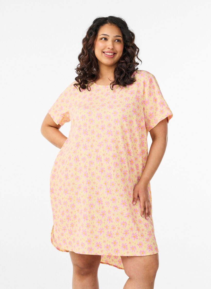 Kort kjole med kr&oslash;llete tekstur og korte ermer, Gul, Model image number 0