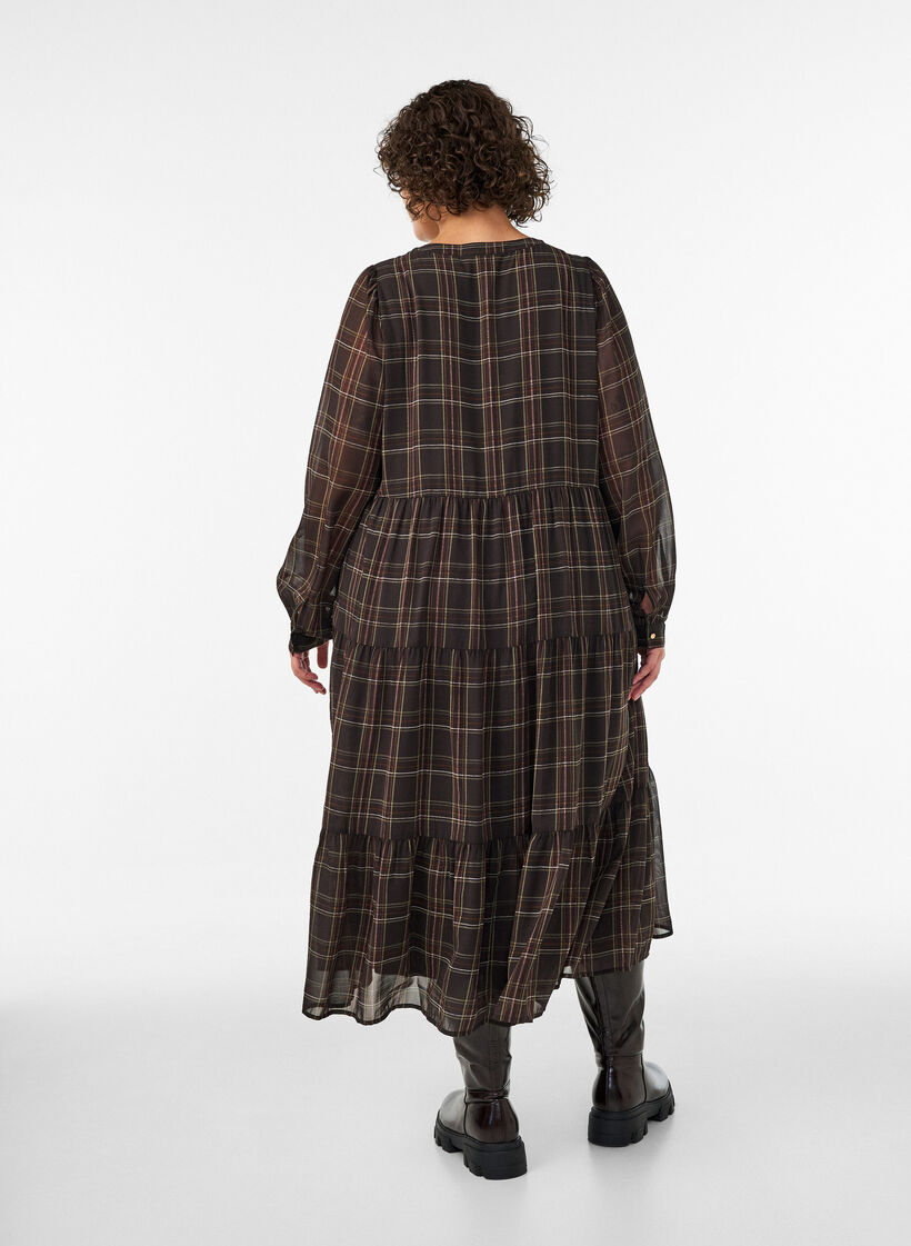 Checket midikjole med etasjeskj&oslash;rt, Brun, Model image number 1