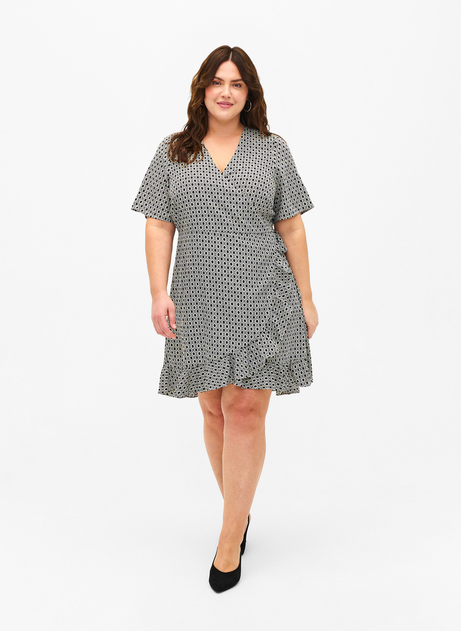 Zizzi Flash - Omslagskjole med korte ermer, Black White Graphic, Model image number 2