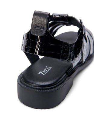 Sandal med bred passform i skinnende krokodilleskinn, Black, Packshot image number 4