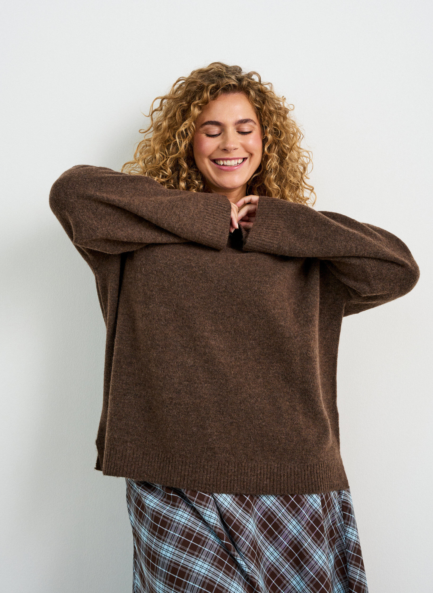 ZizziL&oslash;s strikkebluse med alpakka og ull, Brun, Model image number 3