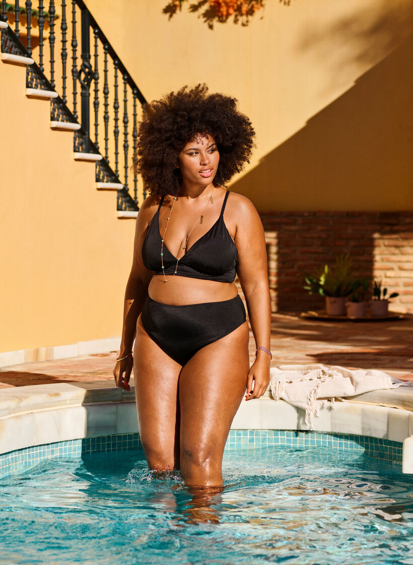 Bikinitopp med avtagbare pads og knyteb&aring;nd i ryggen, Svart, Image image number 0