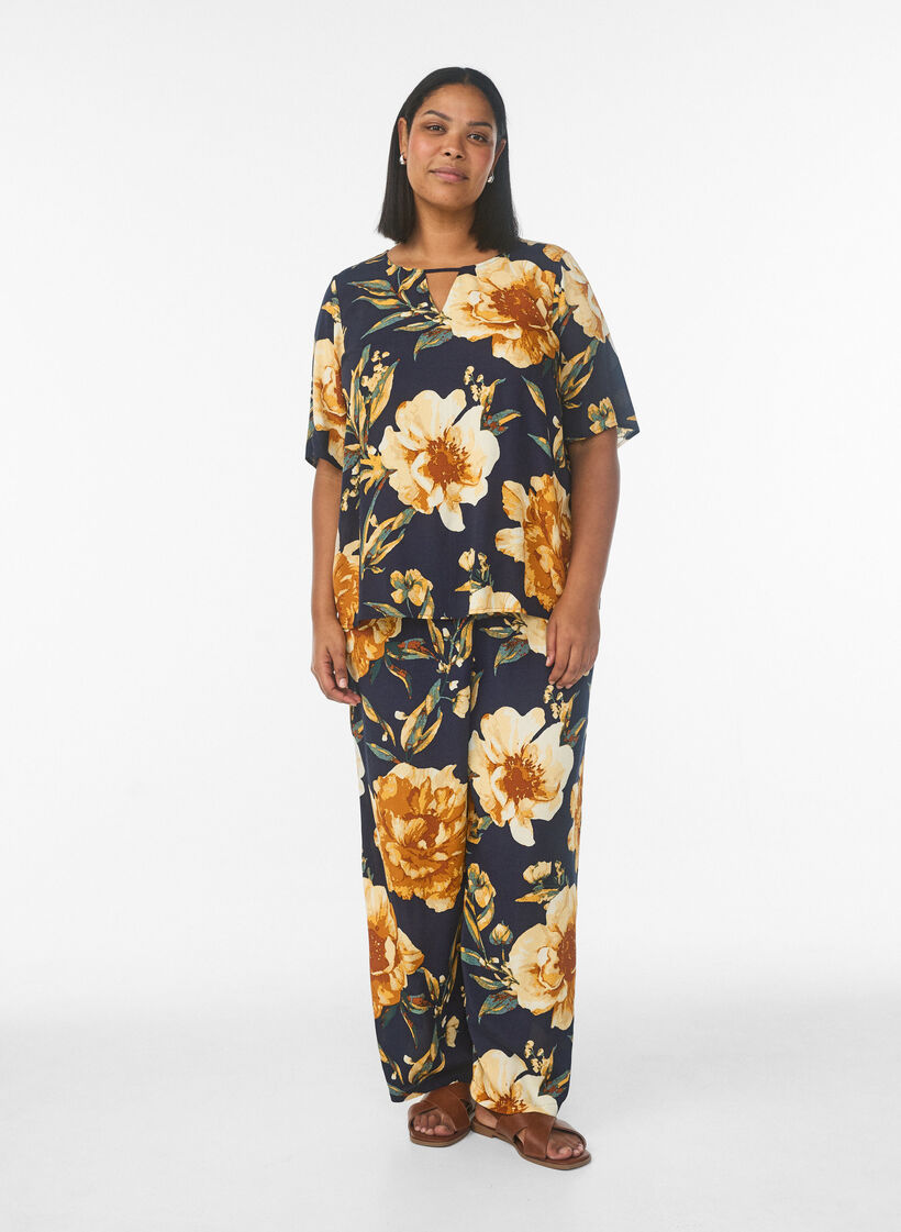 Kortermet bluse i viskose med trykk, Bl&aring;, Model image number 1