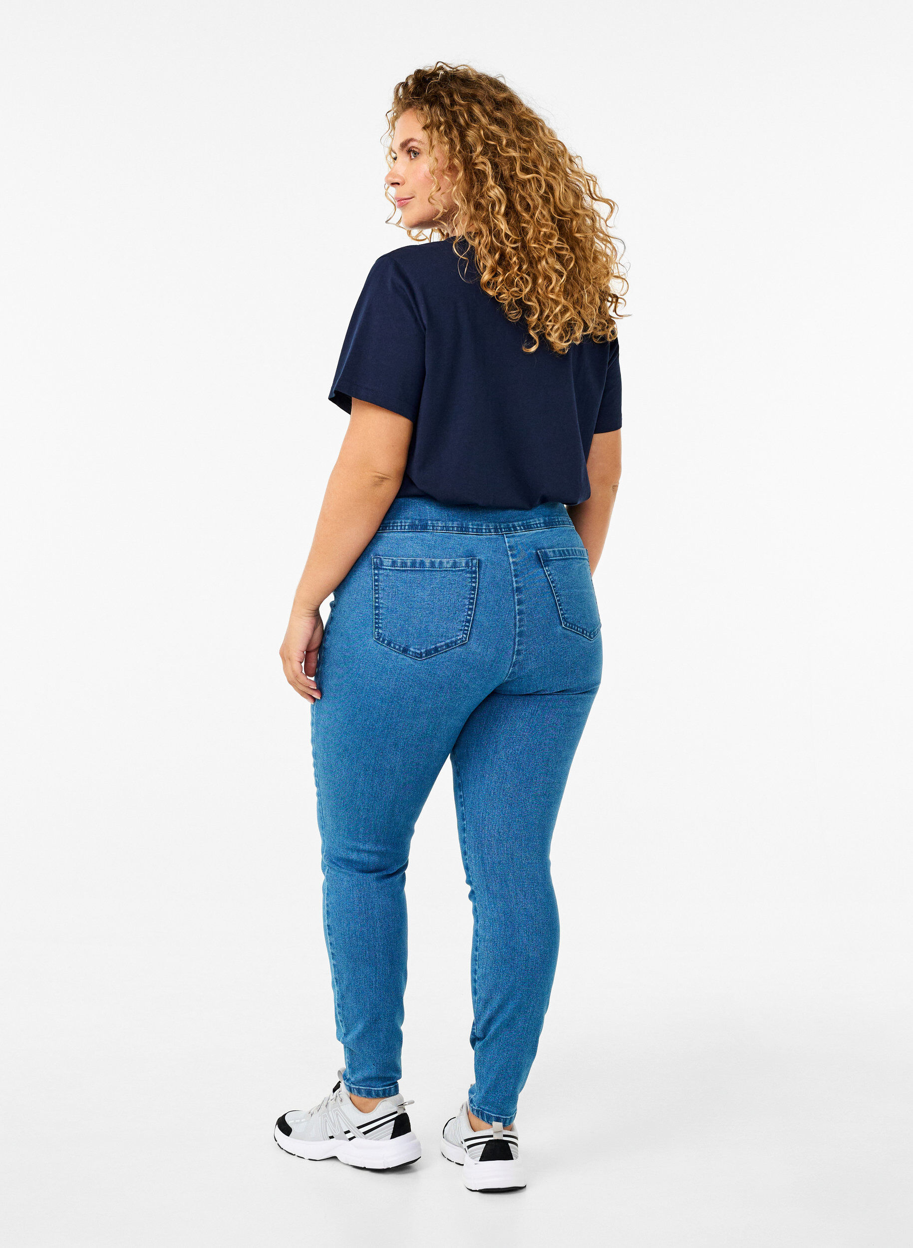 Zizzi Elastiske jeggings med h&oslash;y midje, Light Blue, Model image number 1