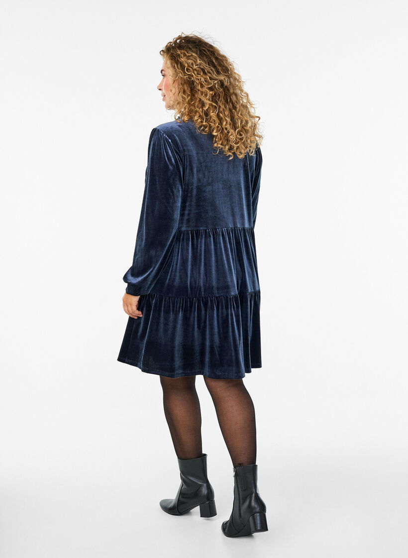 Kort velourkjole med volangkrage og lange ermer, Blå, Model image number 2