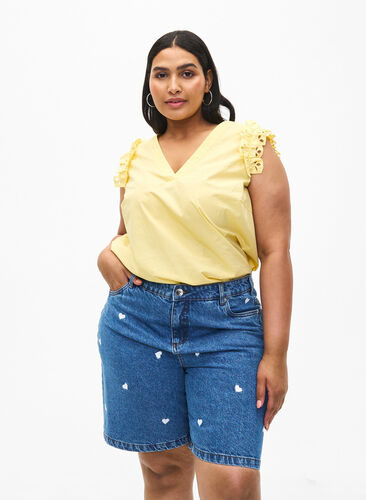 Zizzi Dongerishorts med høy midje, med broderte hjerter, Blå, Model image number 0