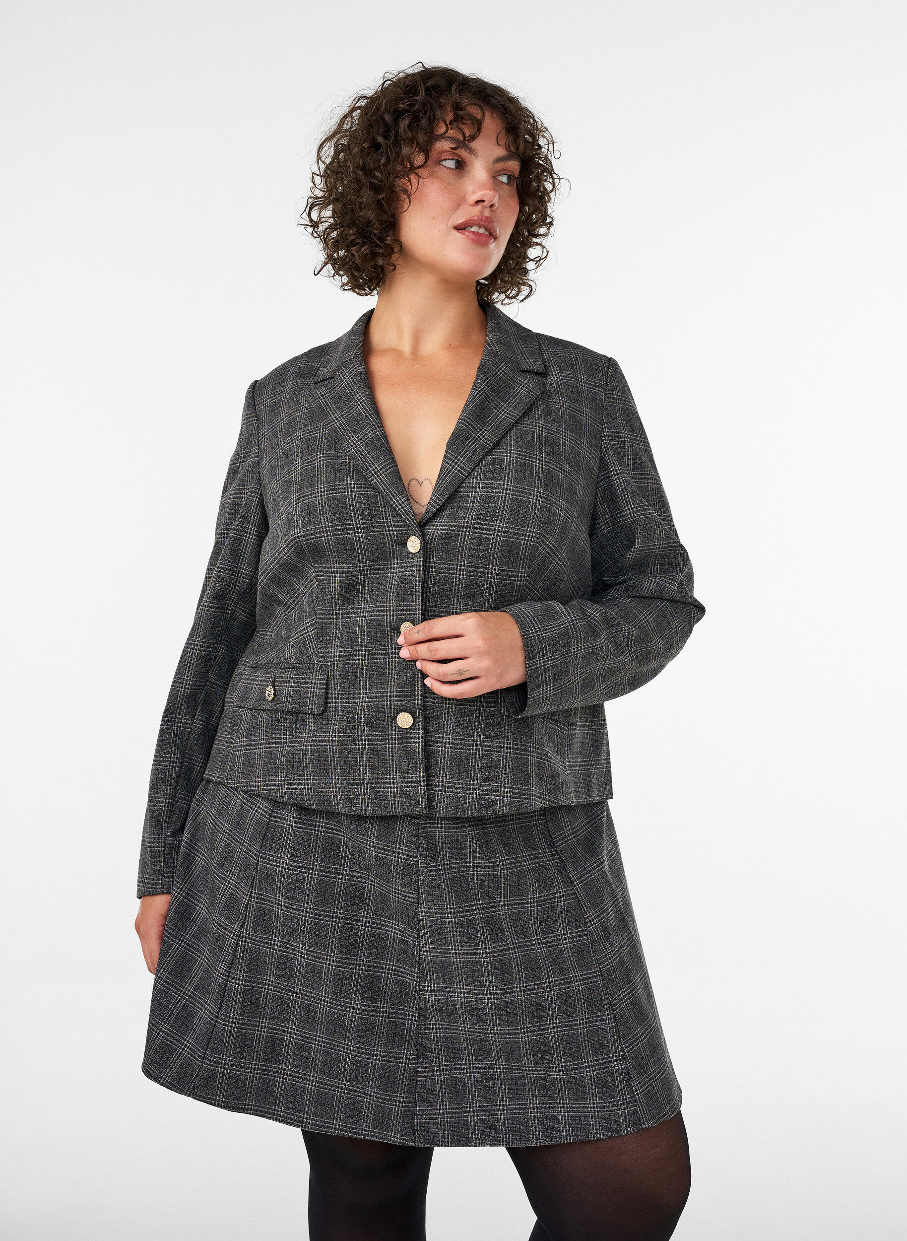 Kort A-formet skj&oslash;rt, Gr&aring;, Model