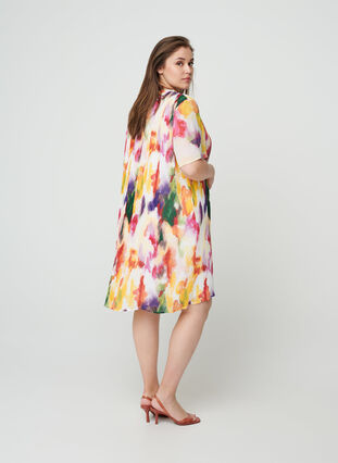 Kort plissè kjole med mønster, Yellow comb AOP, Model image number 1