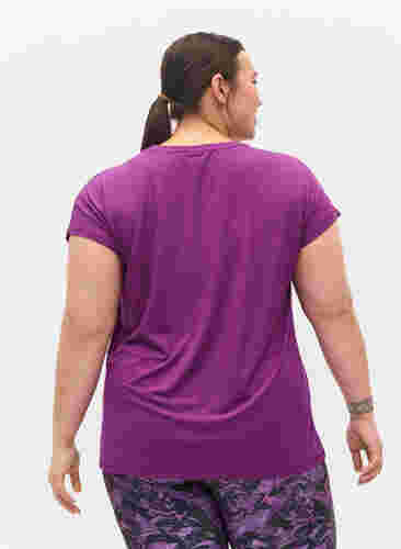 Ensfarget t-skjorte til trening, Grape Juice, Model image number 1