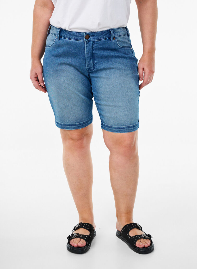 Slim fit Emily-shorts med normalhøy midje, Blå, Model image number 3