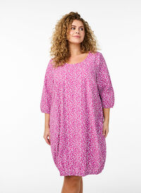 Kort bomullskjole med 3/4 ermer og lommer, Lilla Kort bomullskjole med 3/4 ermer og lommer, Lilla, Model