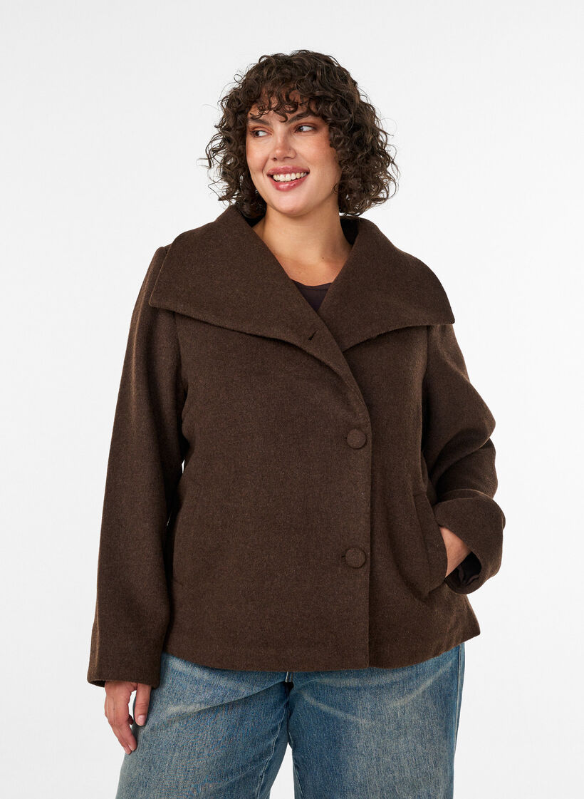 Kort jakke med asymmetrisk knappelukking, Brun, Model image number 0