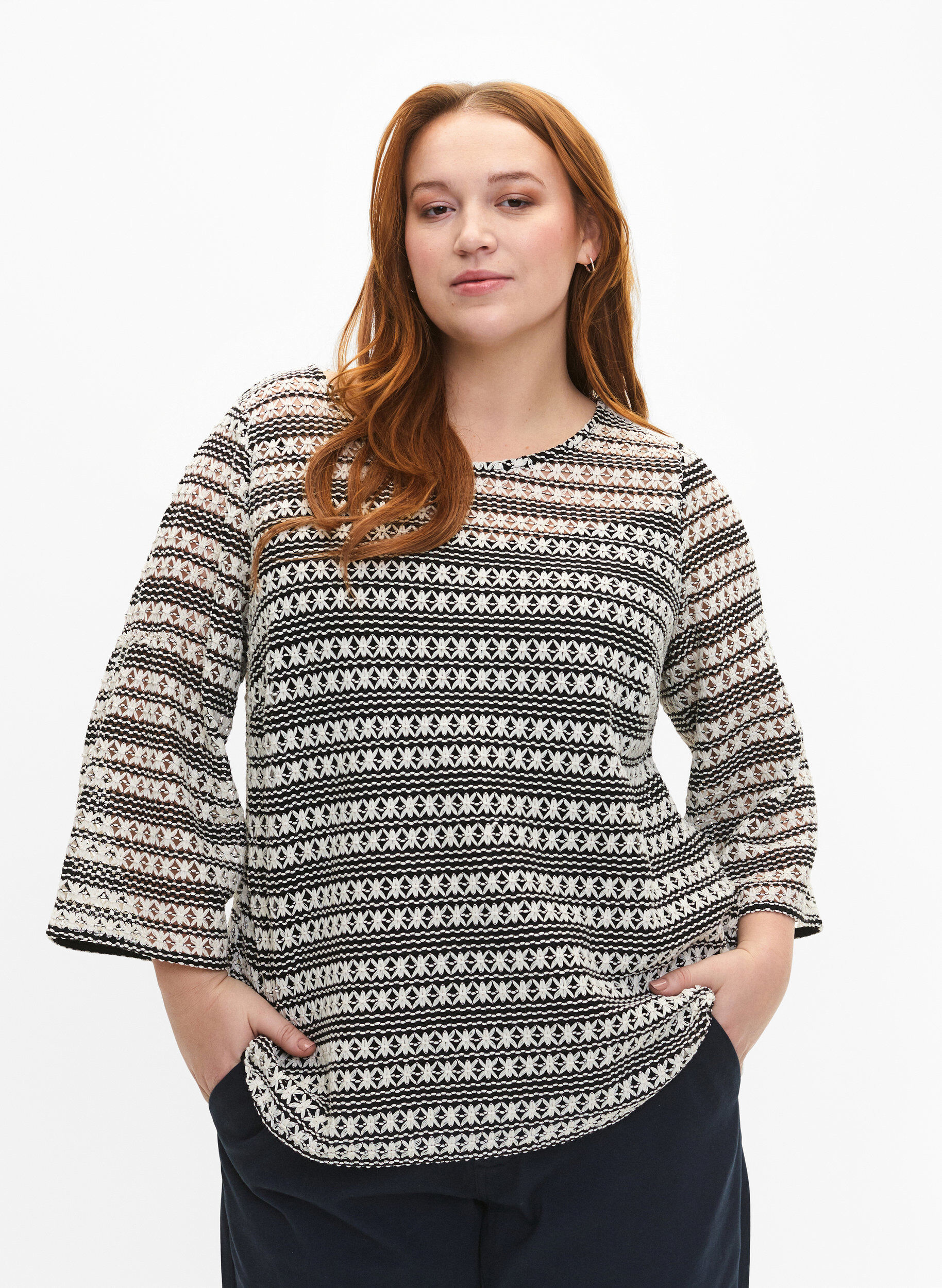 Zizzi Heklet bluse med 3/4-ermer, Black White, Model image number 0