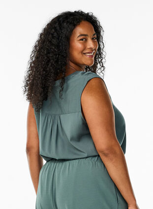 Zizzi FLASH - Ermeløs bluse i viskose, Grønn, Model image number 2