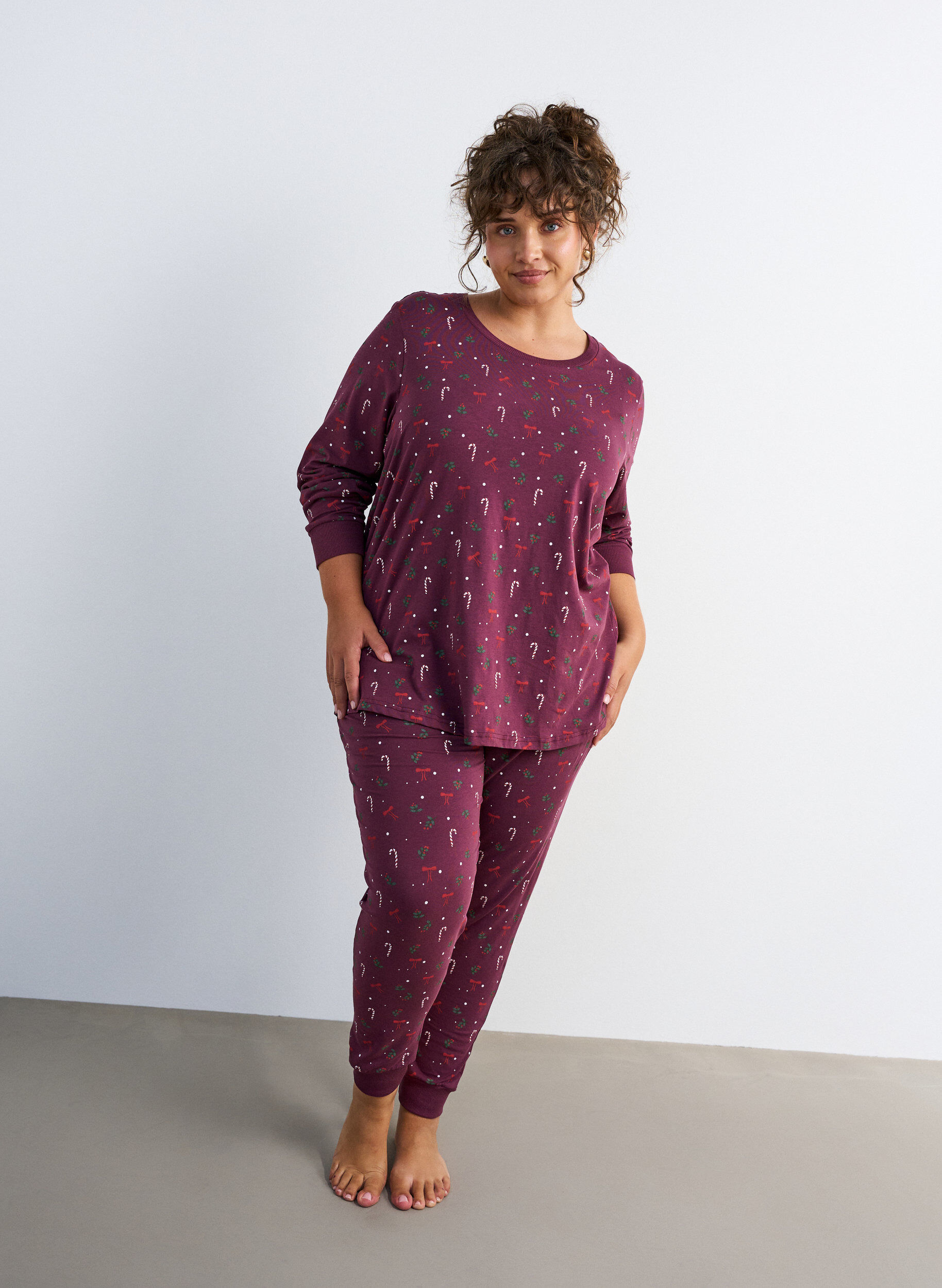 ZizziNattbluse med et trykk, M&oslash;rk Bordeaux, Model image number 1