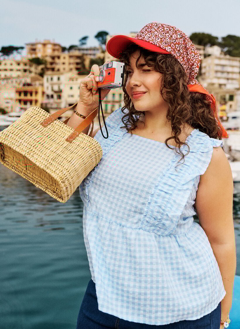 Topp med rutem&oslash;nster og volangdetaljer, Bl&aring;, Image image number 0