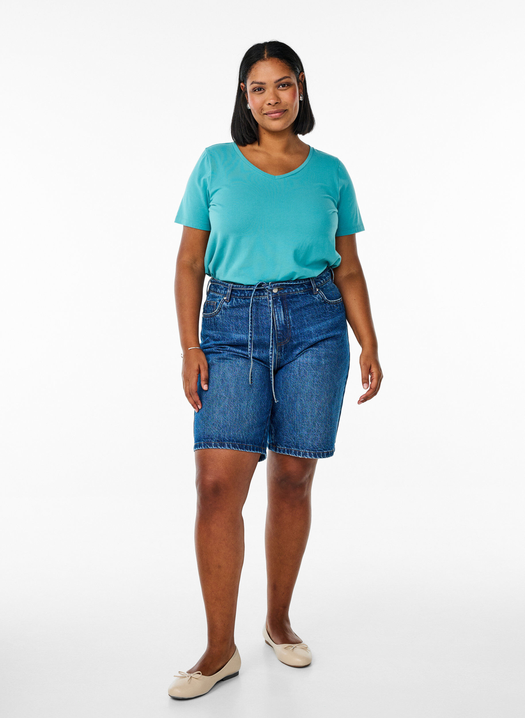 Zizzi Ensfarget basis T-skjorte i bomull, Bl&aring;, Model image number 1