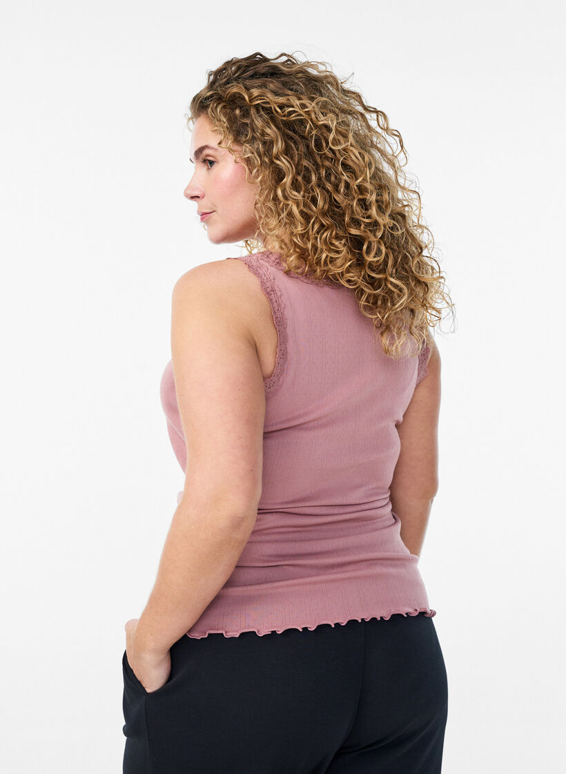 Singlet med blonder og hullbroderi, Rosa, Model image number 2