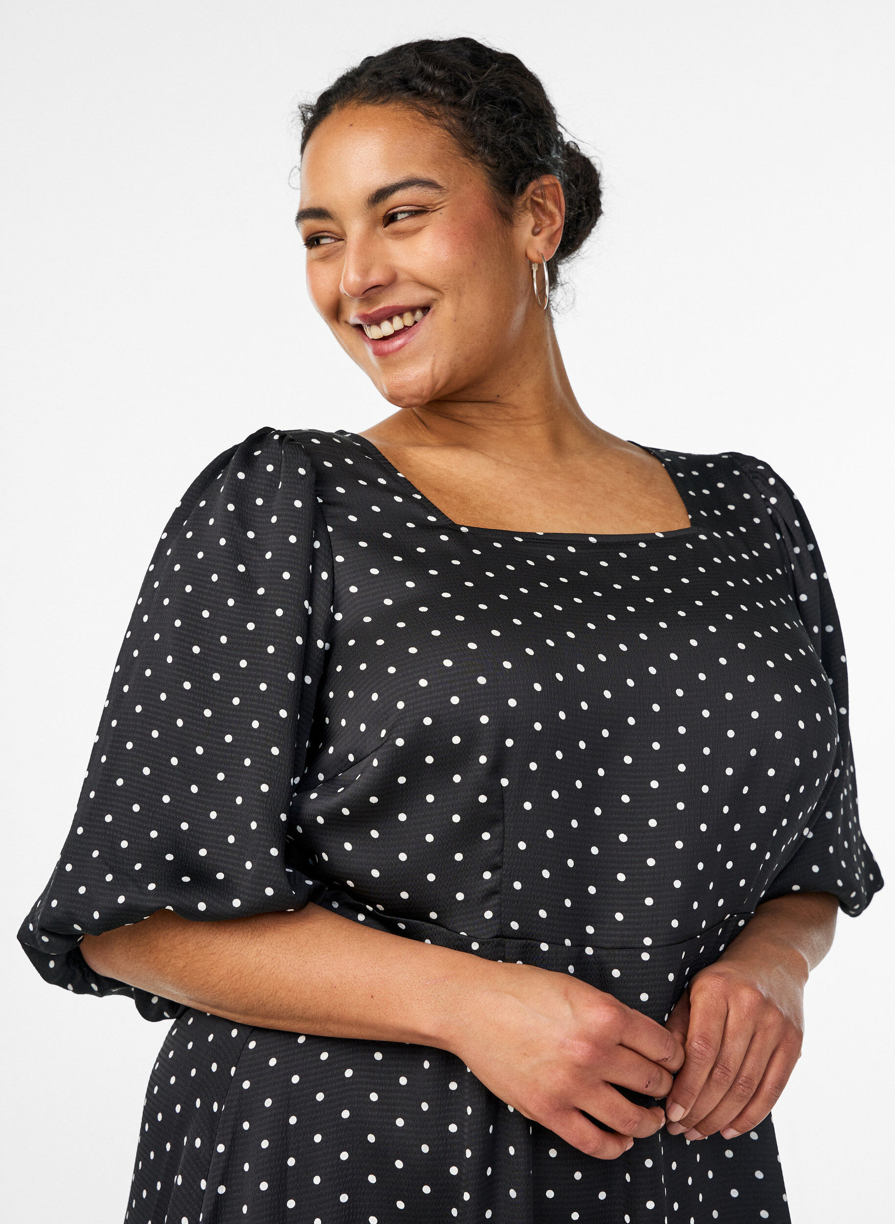 ZizziMidikjole med prikkem&oslash;nster og firkantet hals, Svart, Model image number 2