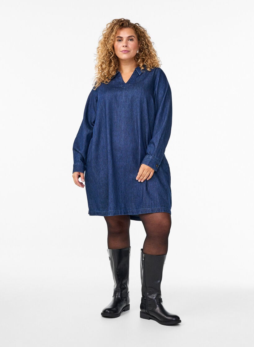 Kort denimkjole med V-hals og krage, Dark Blue Denim, Model