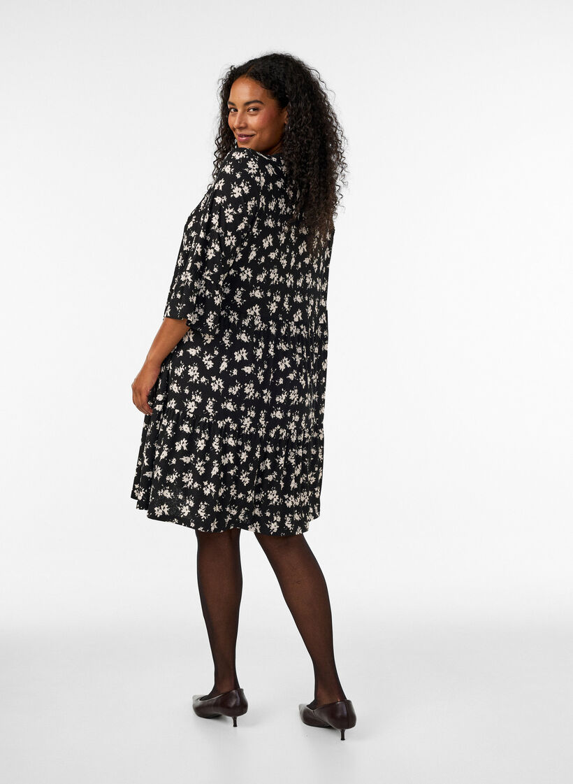Kort A-linjet jerseykjole med heldekkende print, Svart, Model image number 2