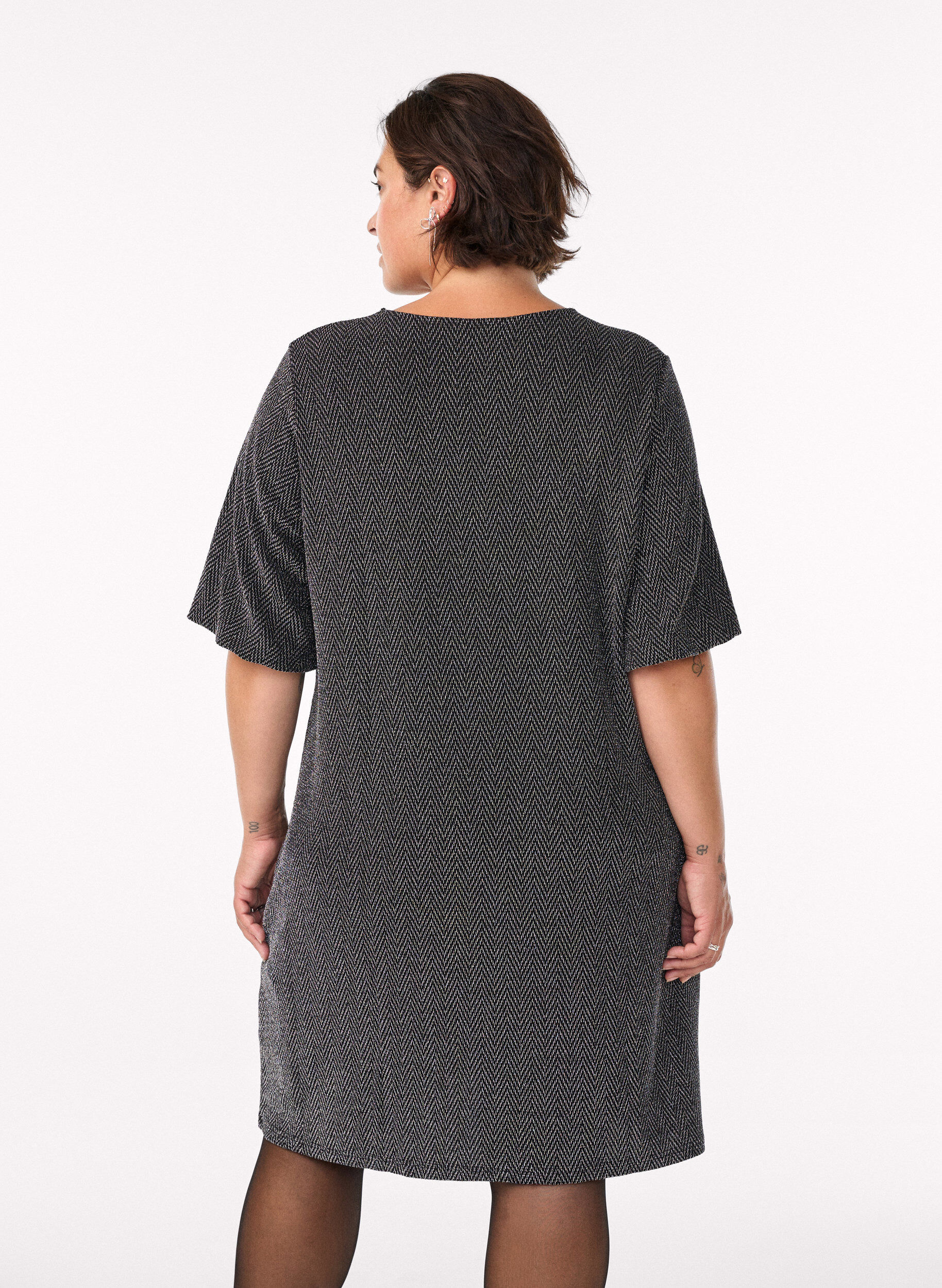 Zizzi Kort kjole med glitterm&oslash;nster, Svart, Model image number 2