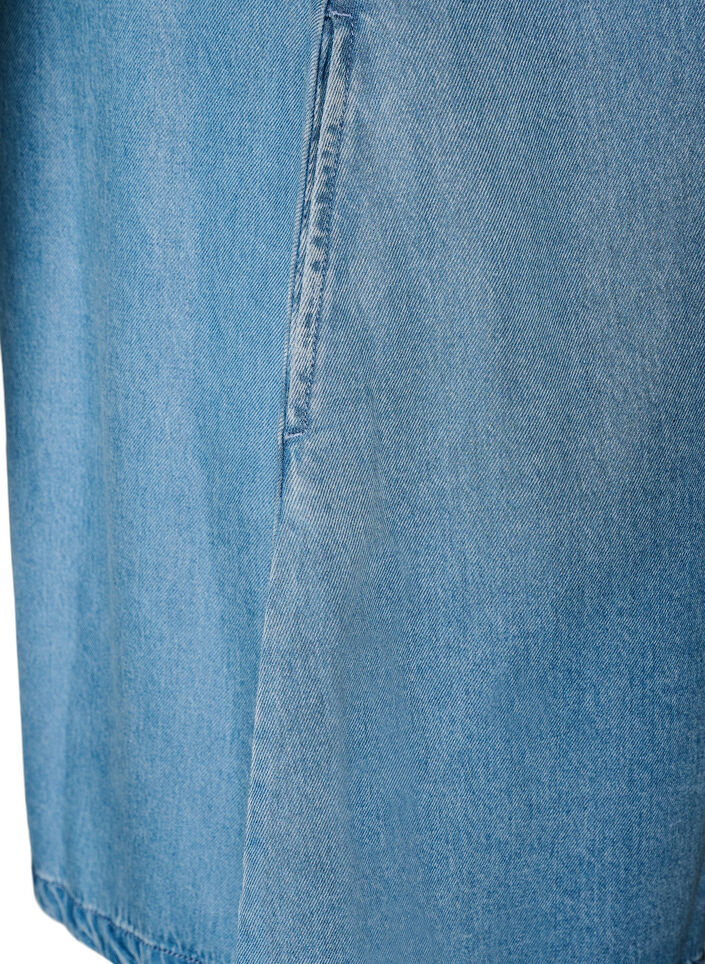 Denimkjole i lyocell med knapper og korte ermer, Bl&aring;, Packshot image number 3