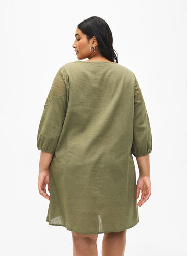 Kjole i bomullsblanding med lin og heklede detaljer, Deep Lichen Green, Model image number 1