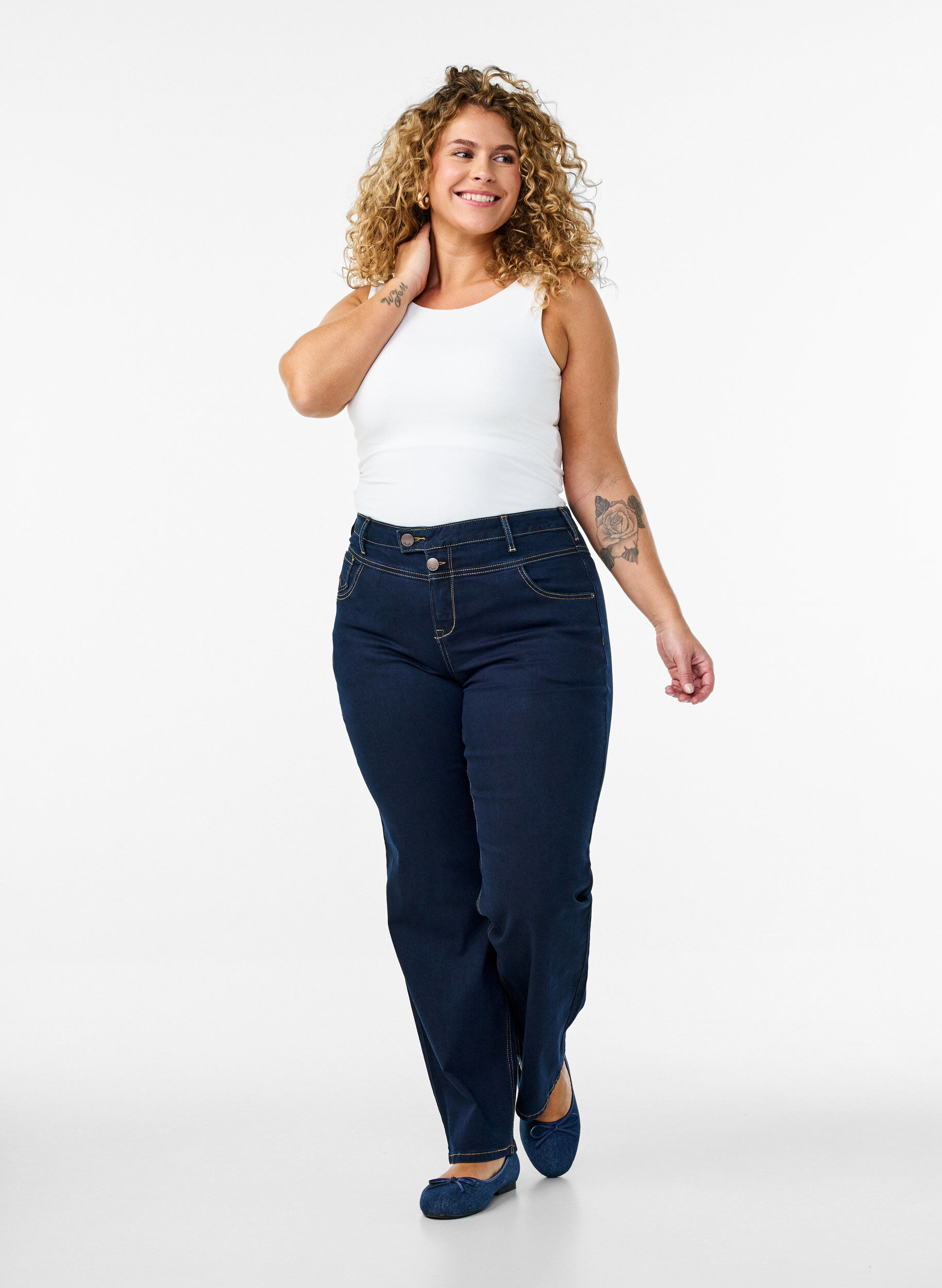 Regular fit Gemma jeans med h&oslash;y midje, Bl&aring;, Model
