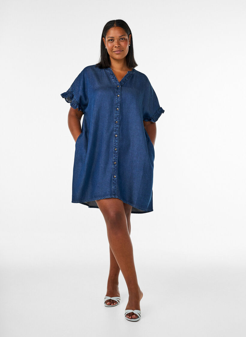 Kjole i denim-uttrykk med knappelukking og volangermer, Bl&aring;, Model image number 1