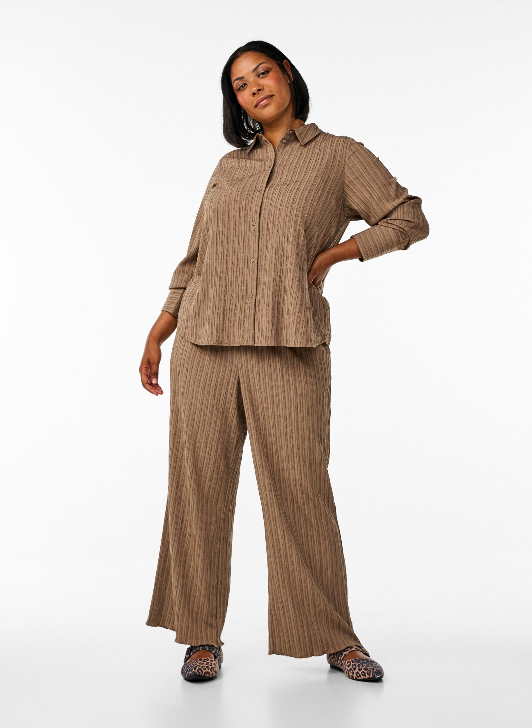 Zizzi FLASH - Skjorte med tekstur, Brun, Model image number 1