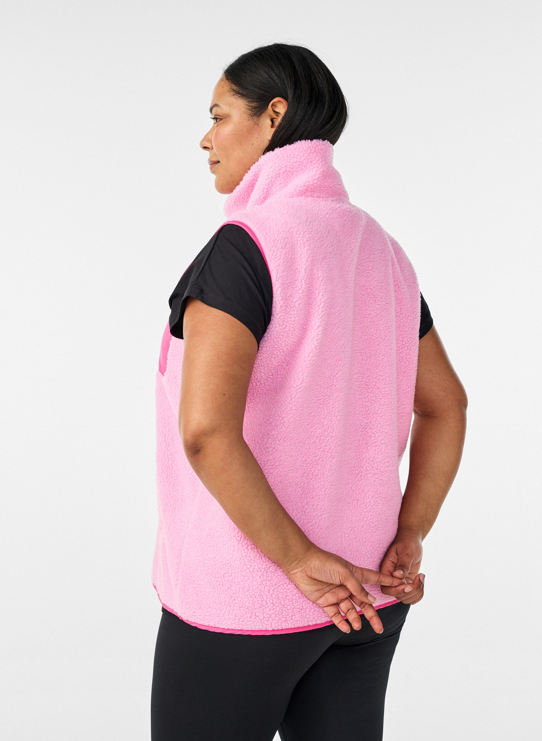 Zizzi Teddy fleece vest med glidel&aring;s og kontrastdetaljer, Rosa, Model image number 2