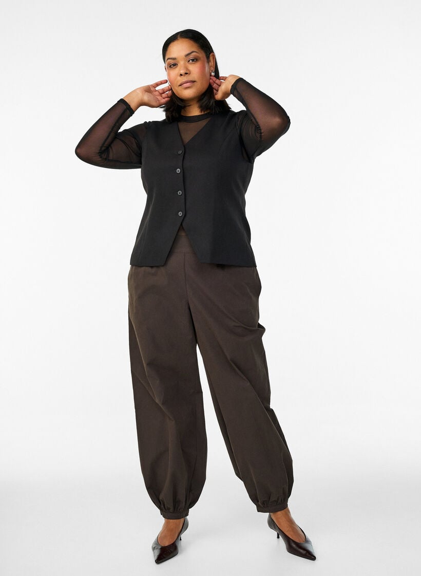 Vest med knappelukking, Svart, Model image number 1