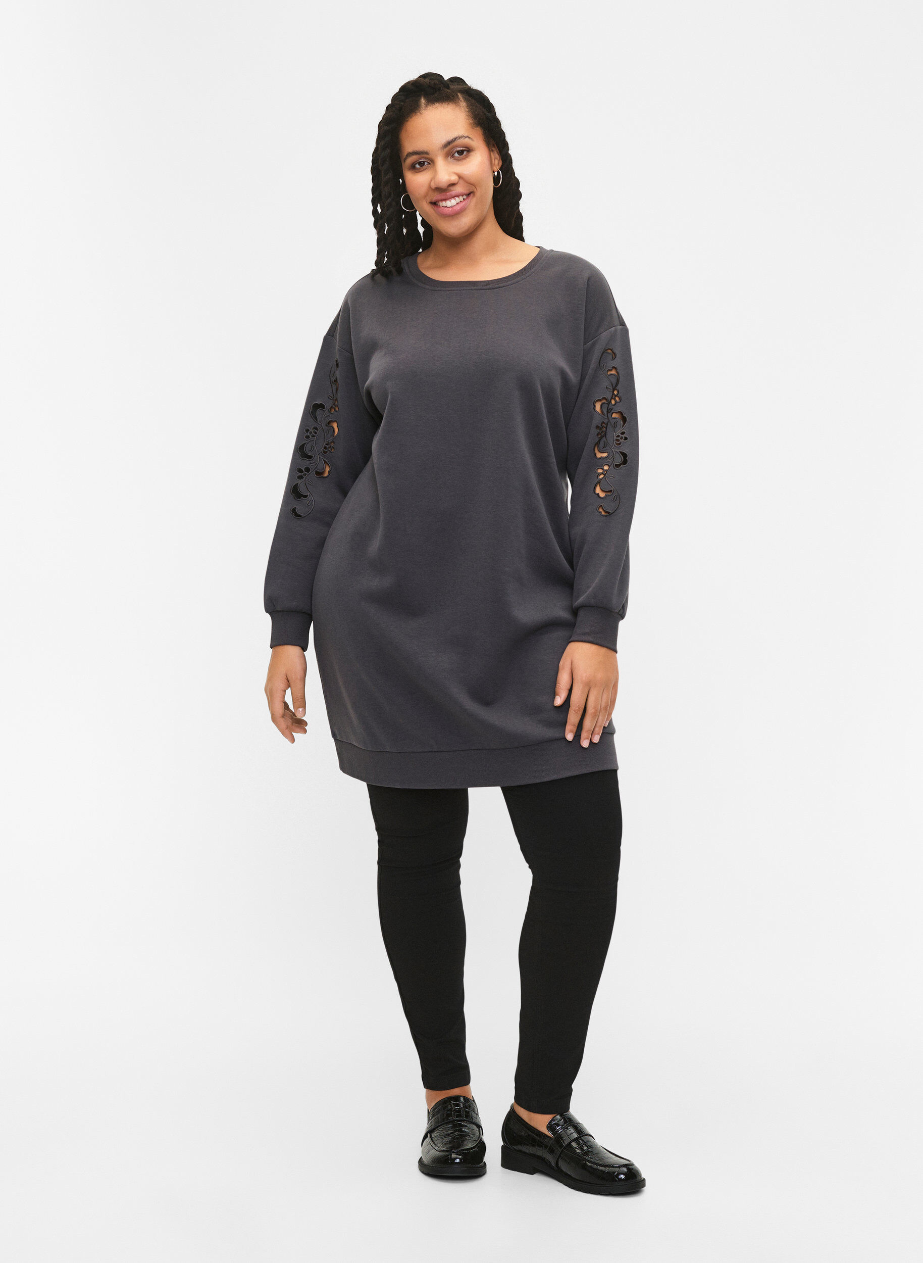 ZizziJoggekjole med broderte detaljer, Dark Grey, Model image number 2