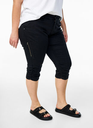 Zizzi Slim-fit capri-jeans med lommer, Svart, Model image number 2