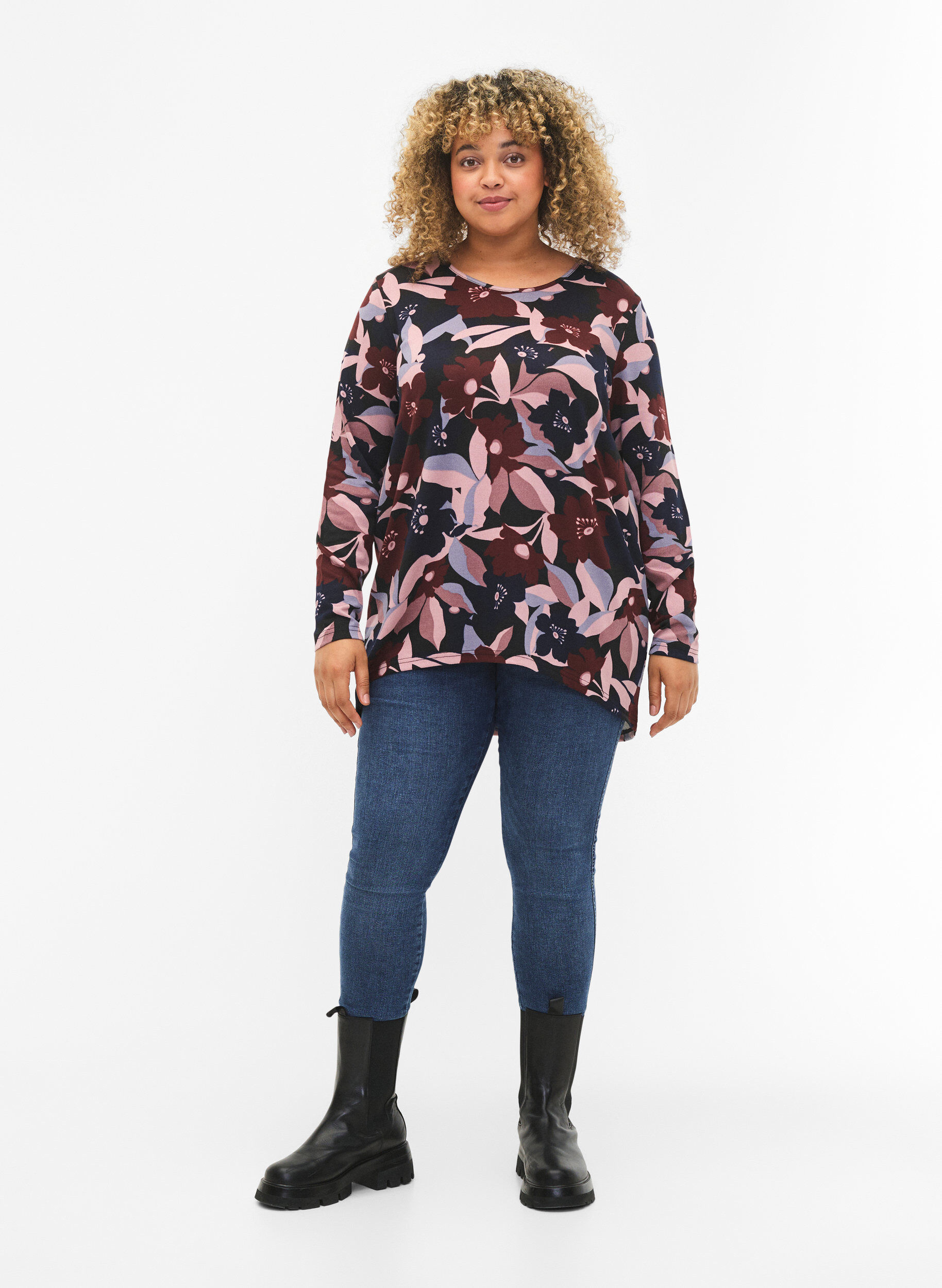 Zizzi Blomstret bluse med lange ermer, Black Rose Flower, Model image number 2