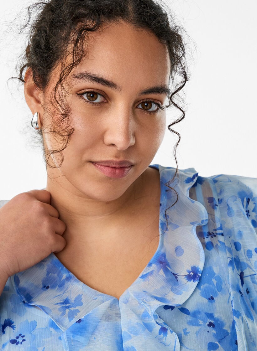 Chiffonkjole med blomsterprint, volanger og lange ermer, Bl&aring;, Model image number 2