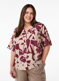 Skjorte bluse med print og V-hals, Rød Skjorte bluse med print og V-hals, Rød, Model