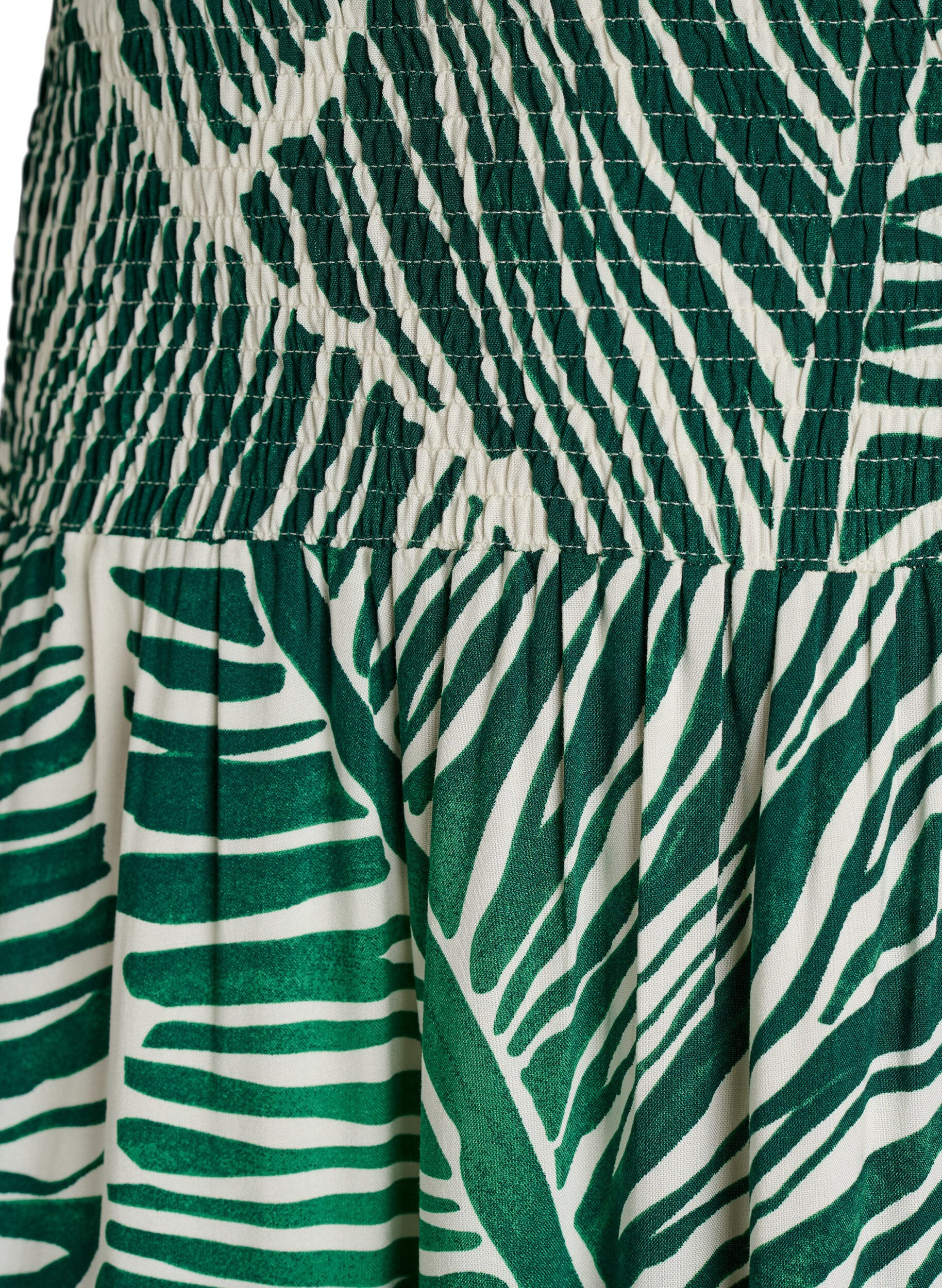 ZizziViskose maxiskj&oslash;rt med smock, Gr&oslash;nn, Packshot image number 2