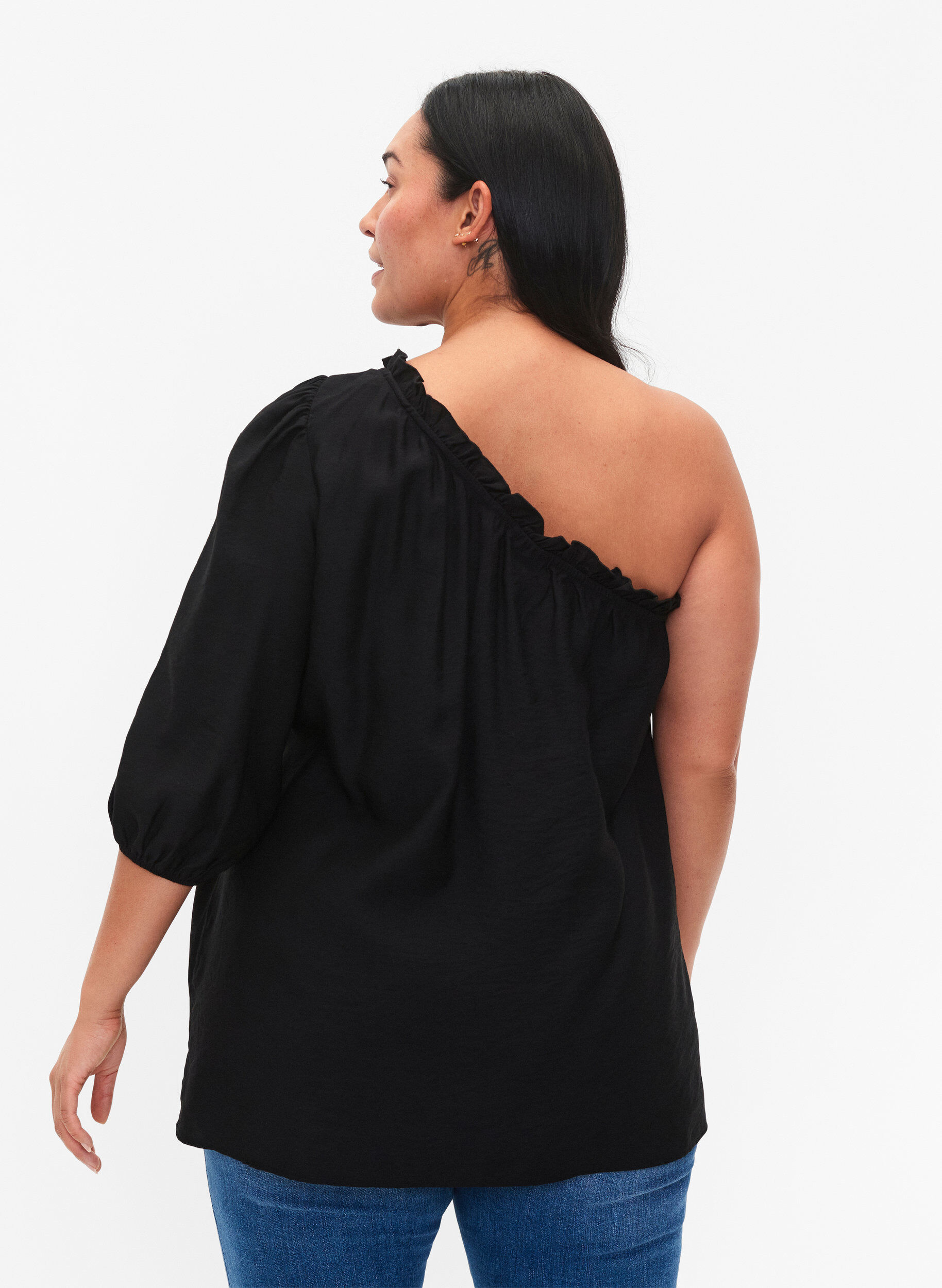 Zizzi One-shoulder bluse i viskose, Svart, Model image number 2