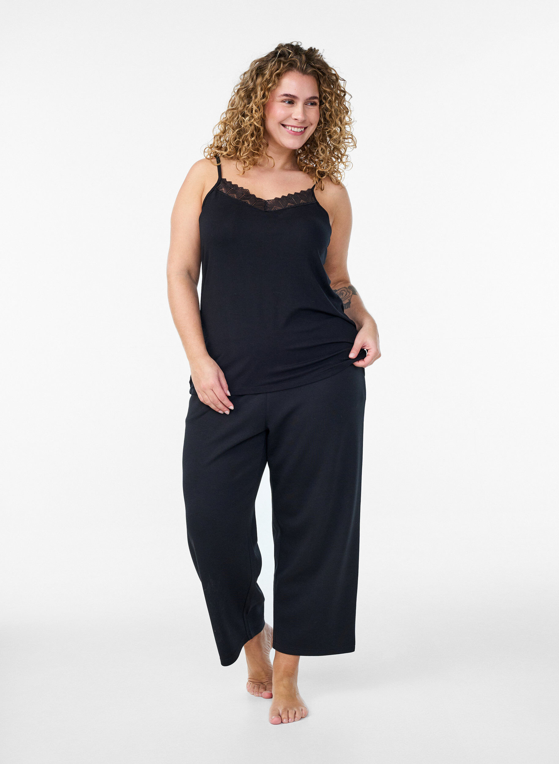 Zizzi Topp med blondedetaljer og spaghetti-stropper, 0199, Model image number 1