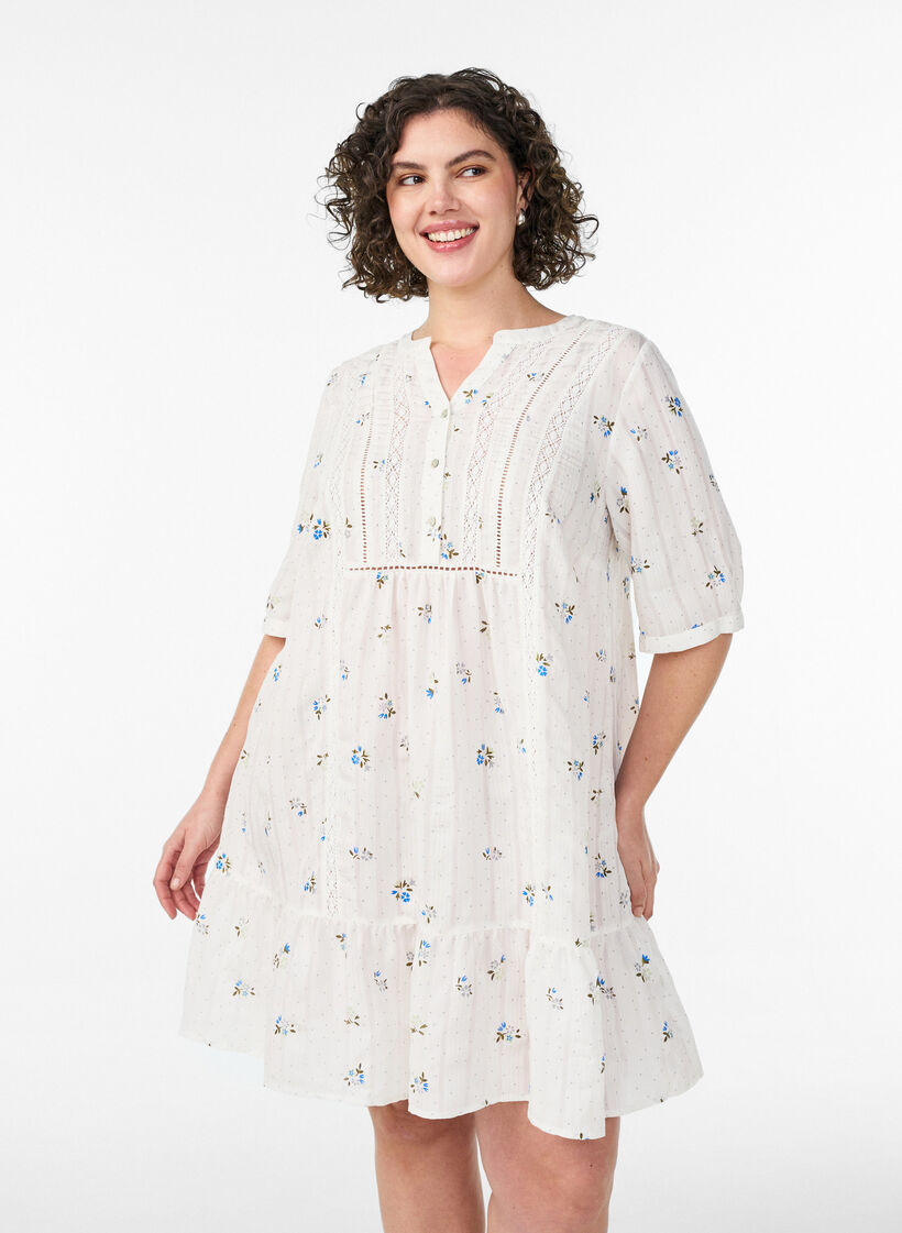 Kort kjole i viskose med blondedetalj og A-formet snitt, Vanilje, Model image number 0