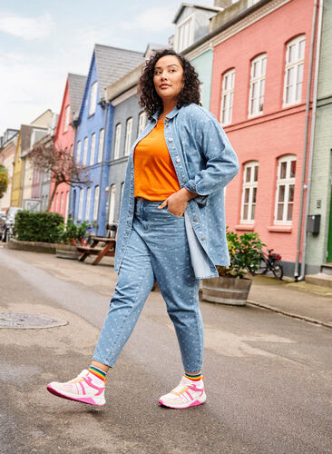 Mille mom fit jeans med mønster, Light blue denim, Image image number 0