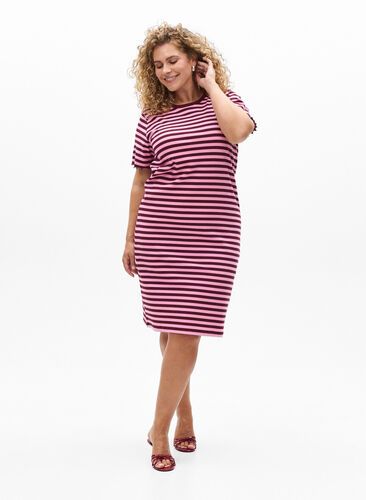 Zizzi Knelang T-skjortekjole i ribbet jersey, Mørk Bordeaux, Model image number 1