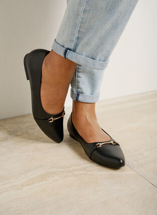 Zizzi Ballerina med bred passform og gullfarget spenne, Black, Image image number 0